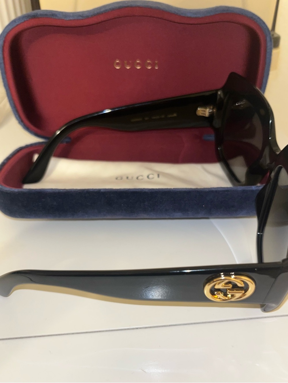 Gucci Oversized Square Black Sunglasses w/ Original Velvet Case - Picture 3 of 5